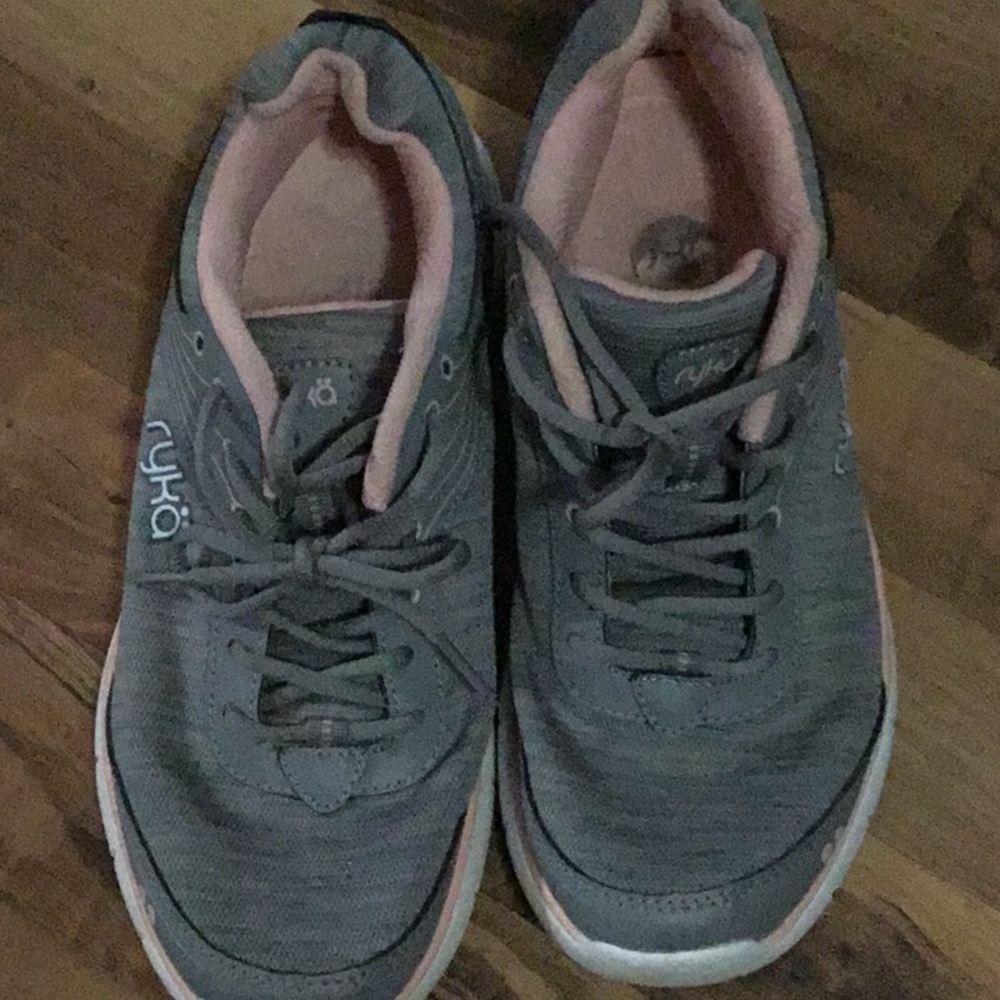 Ryle tennis shoes